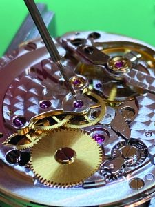 Watch Servicing – A Step-By-Step Guide for Student Watchmakers – The Watch Professional